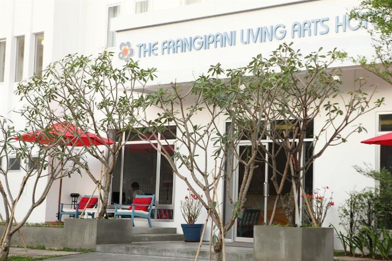 The Frangipani Living Arts Hotel And Spa Phnom Penh Extérieur photo