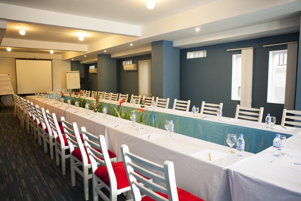 The Frangipani Living Arts Hotel And Spa Phnom Penh Extérieur photo