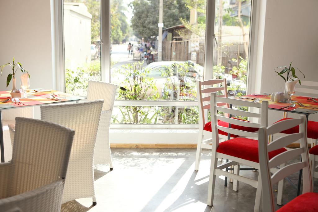 The Frangipani Living Arts Hotel And Spa Phnom Penh Extérieur photo