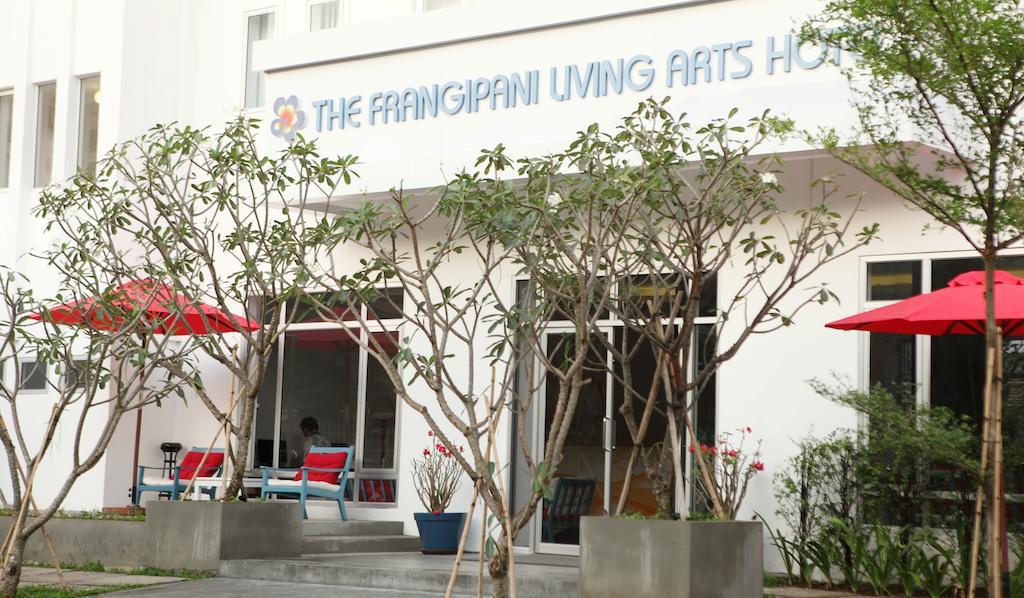 The Frangipani Living Arts Hotel And Spa Phnom Penh Extérieur photo