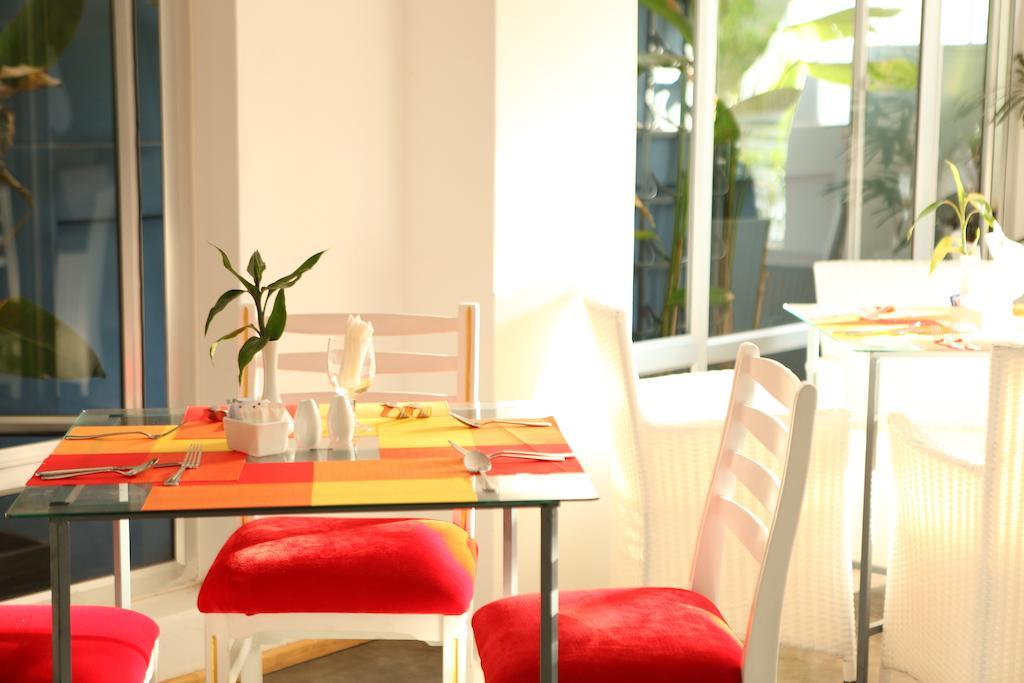 The Frangipani Living Arts Hotel And Spa Phnom Penh Extérieur photo