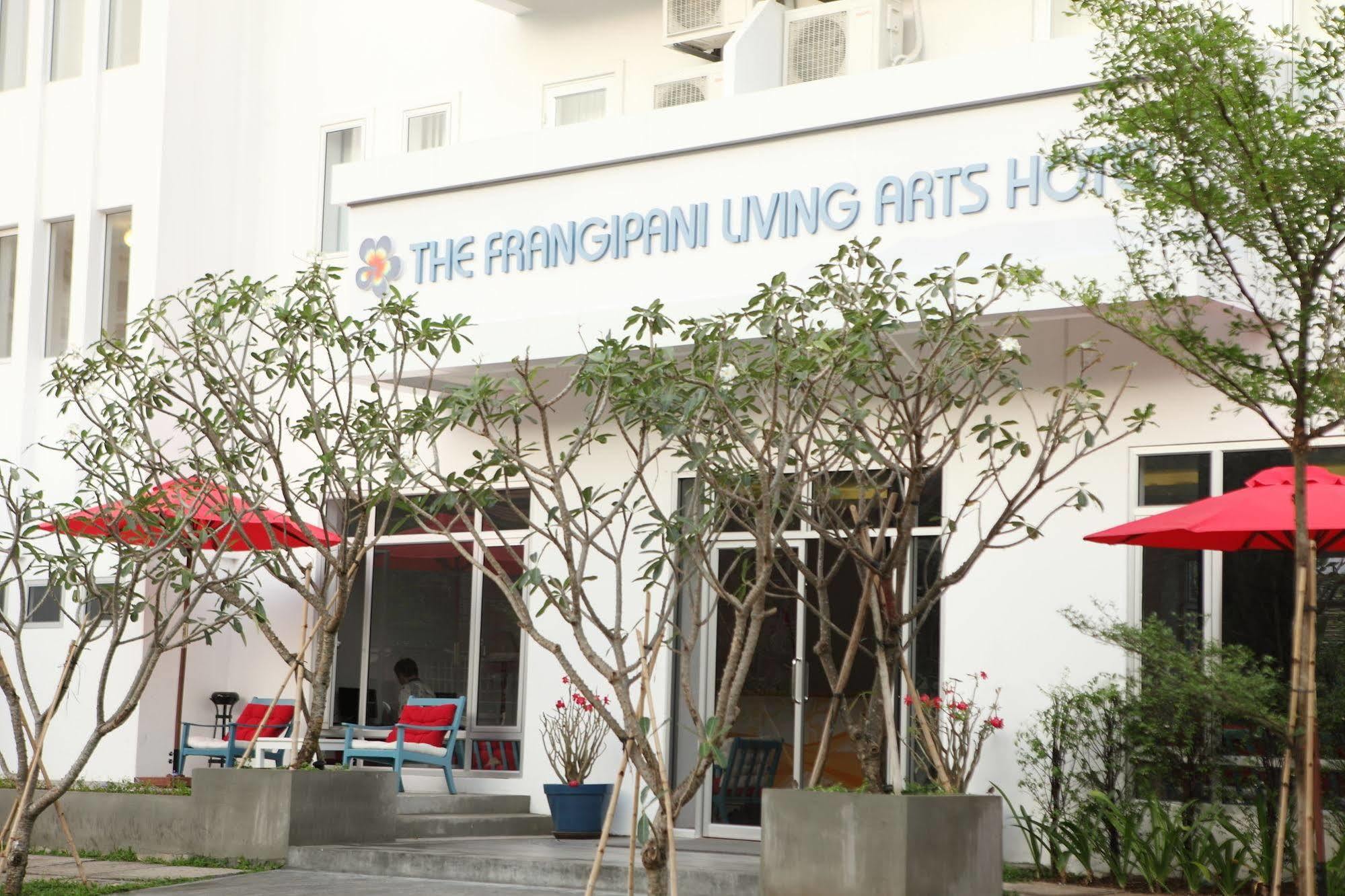 The Frangipani Living Arts Hotel And Spa Phnom Penh Extérieur photo