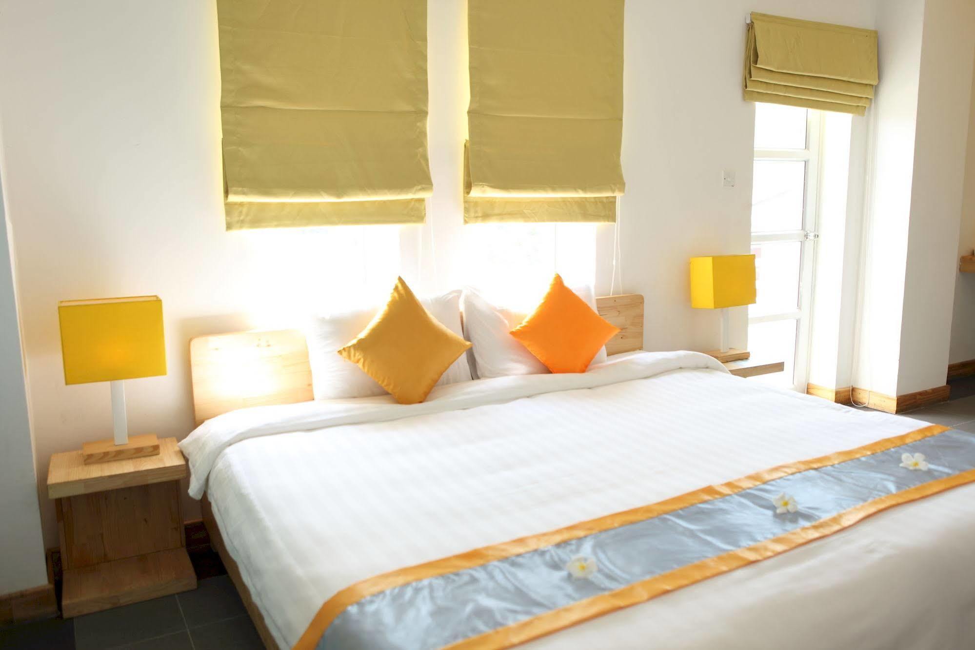 The Frangipani Living Arts Hotel And Spa Phnom Penh Extérieur photo